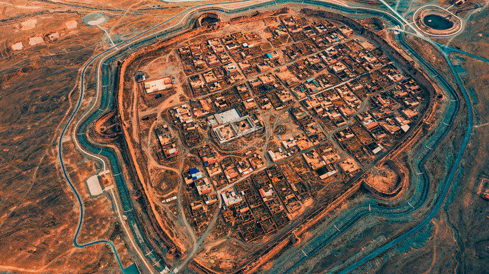 Bao quanh pháo đài Yongtai là một con hào. Thêm nữa, công trình quân sự này còn có nhiều tháp đèn hiệu trải dài hàng chục km về phía Bắc và phóa Nam.