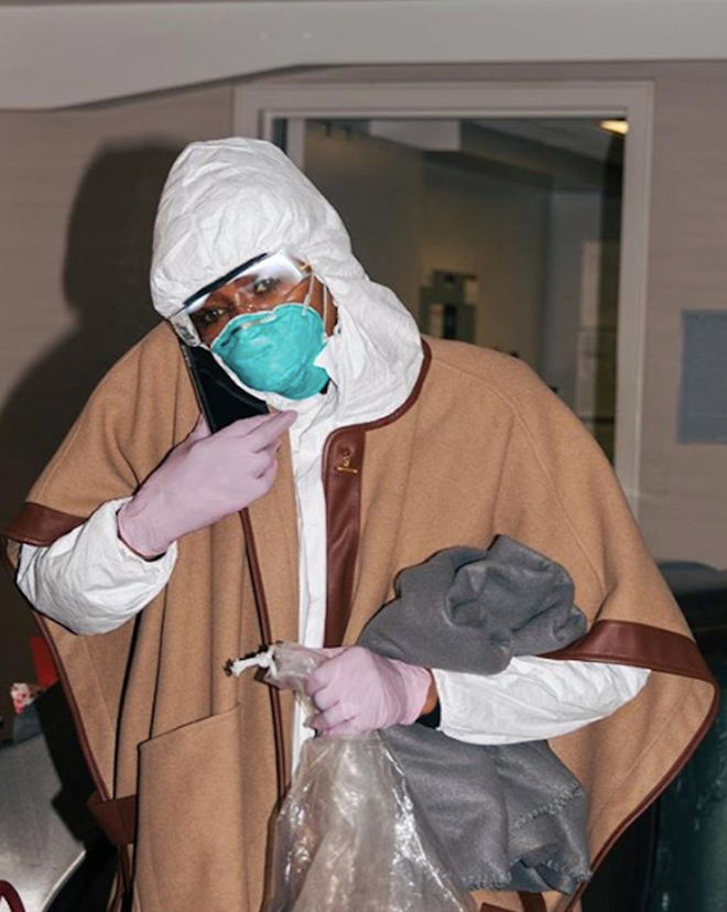 Rất nhiều cư dân mạng ủng hộ cách phòng ngừa nhiễm bệnh của Naomi Campbell, nhất là khi tình hình dịch bệnh Covid-19 đang diễn biến phức tạp và những chuyến bay lại chứa đựng nhiều hiểm họa tiềm tàng về mầm bệnh.