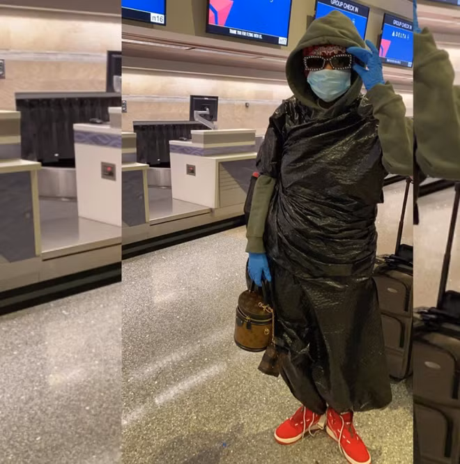 Trong chuyến đi gần đây, nữ ca sĩ Summer Walker diện đồ kín mít, đeo khẩu trang, găng tay và trùm mũ. Chiếc túi xách Louis Vuitton giúp cho bộ đồ của cô thêm phần thời thượng.