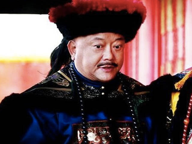 Tham quan Hòa Thân làm như vậy là nhằm khiến kẻ trộm dù có đột nhập được vào trong phủ thì cũng khó có thể mang được chúng đi mà không bị lính gác trong phủ phát hiện. Nguyên do là những "quả bóng" vàng quá nặng.