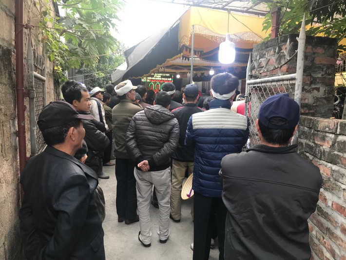 Sáng ngày 23/1, gia đình các nạn nhân đã tổ chức lễ an táng cho những người xấu số.