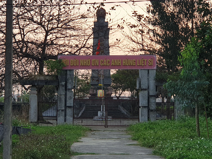 Theo diễn biến vụ tai nạn, vào khoảng 14h ngày 21/1, tại Km76+500, tuyến QL5 thuộc địa phận thôn Cổ Phục (xã Kim Lương, huyện Kim Thành, tỉnh Hải Dương), một chiếc xe tải đã tông thẳng vào đoàn đại biểu dự Đại hội Ủy ban MTTQ xã Kim Lương đi dâng hương tại Nghĩa trang liệt sỹ.