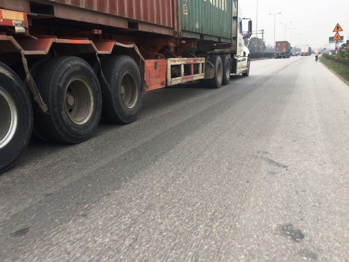 Không biết đâu là làn dành cho xe thô sơ.