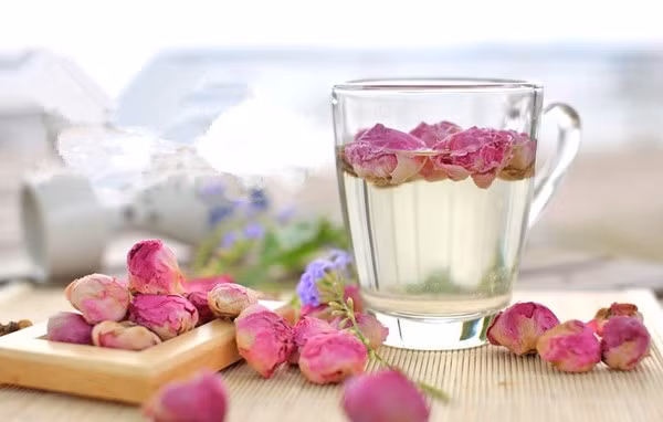 Trị đau bụng, lỵ và tiêu chảy: Nụ hoa ban (phơi âm can) 15g hãm với nước sôi 57 phút, uống trước khi ăn sáng, uống liền 1 tuần. Hoa ban tươi, nấu canh ăn hàng ngày, chú ý khi nấu không nên dùng quá nhiều dầu mỡ.