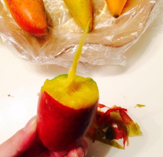 Thịt xoài rất dày và ngon ngọt nên được nhiều người ưa chuộng. Tuy nhiên, loại xoài này rất hiếm trên thị trường và năng suất quả không cao.