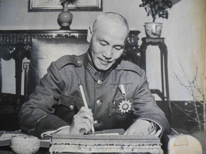 Là một nhân vật nổi tiếng trong lịch sử, Tưởng Giới Thạch lãnh đạo Quốc dân đảng trong nhiều năm. Về sau, ông nắm giữ vai trò lớn trong chính quyền Đài Loan cho đến khi qua đời năm 1974.