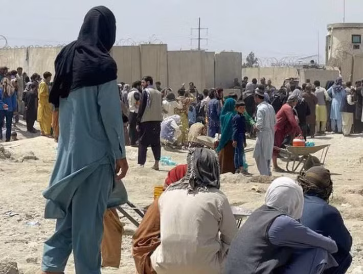 Sau khi bình phục, Khatera và chồng con sinh sống ở Ấn Độ. Những ký ức kinh hoàng về ngày bị Taliban tra tấn khiến cô bị ám ảnh và thường xuyên gặp ác mộng.