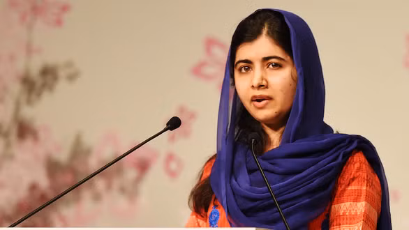 Tương tự như Khatera, Malala Yousafzai cũng là nạn nhân của Taliban. Cô bị Taliban bắn vào đầu vào năm 2012 khi thúc đẩy quyền học tập cho phụ nữ. Sau đó, cô được chuyển đến Anh chữa trị và định cư tại đó sau khi bình phục.