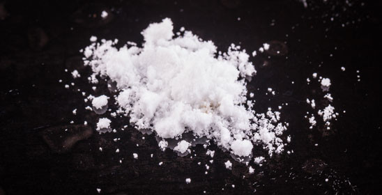 Ngoài ma túy ketamin vừa bị cơ quan chức năng thu giữ với giá trị lớn, nhiều loại ma túy nguy hiểm khác đang hủy hoại tính mạng người dùng. Trong đó, Carfentanil là loại ma túy nguy hiểm đến mức chỉ một lượng nhỏ cũng có thể làm người ta mất mạng, từng được bán công khai ở Trung Quốc. Carfentanil là một trong các loại ma túy tổng hợp mạnh nhất gây nguy hiểm cho tính mạng người dùng.