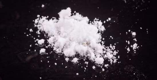 Ngoài ma túy ketamin vừa bị cơ quan chức năng thu giữ với giá trị lớn, nhiều loại ma túy nguy hiểm khác đang hủy hoại tính mạng người dùng. Trong đó, Carfentanil là loại ma túy nguy hiểm đến mức chỉ một lượng nhỏ cũng có thể làm người ta mất mạng, từng được bán công khai ở Trung Quốc. Carfentanil là một trong các loại ma túy tổng hợp mạnh nhất gây nguy hiểm cho tính mạng người dùng.