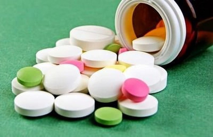 Phencyclidin (PCP), còn gọi là bụi thiên thần, là một loại ma túy tổng hợp từng được sử dụng để gây tê trong y tế nhưng mức độ nghiêm trọng của nó đã khiến người ta ngừng dùng. Tác dụng phụ khi dùng liều cao PCP gây ra chứng hoang tưởng, ảo giác, xung động tự sát và mất nhân cách.