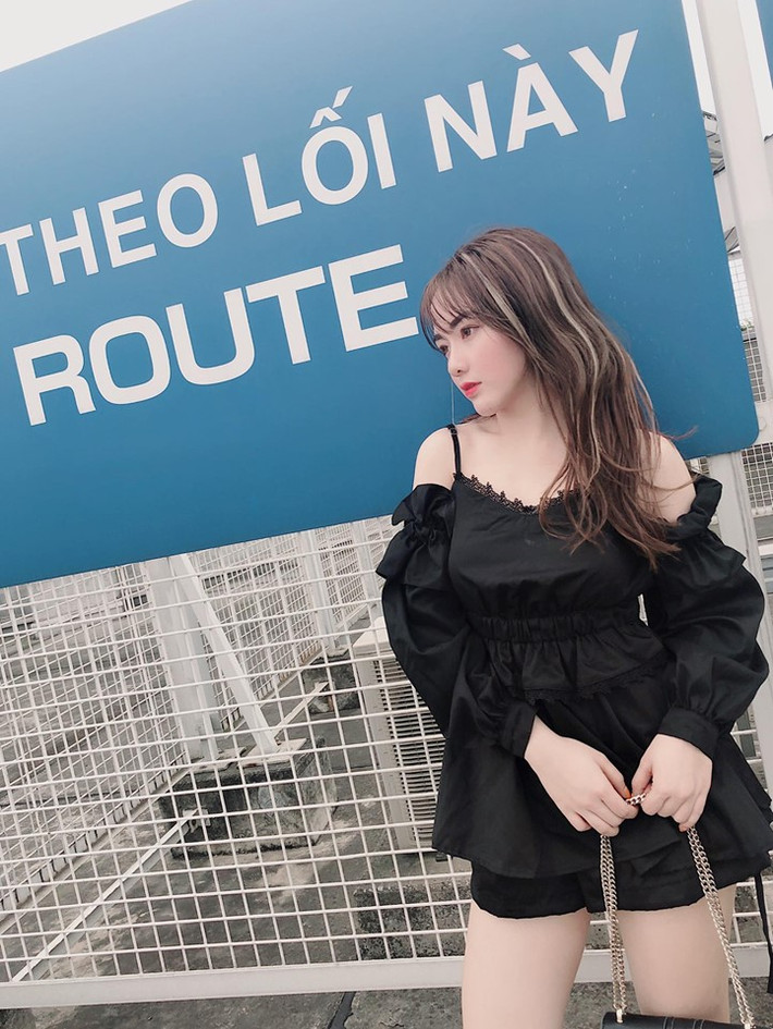 Ngoài đời, cháu Quang Cuốn có cách ăn mặc cực sexy, sành điệu.