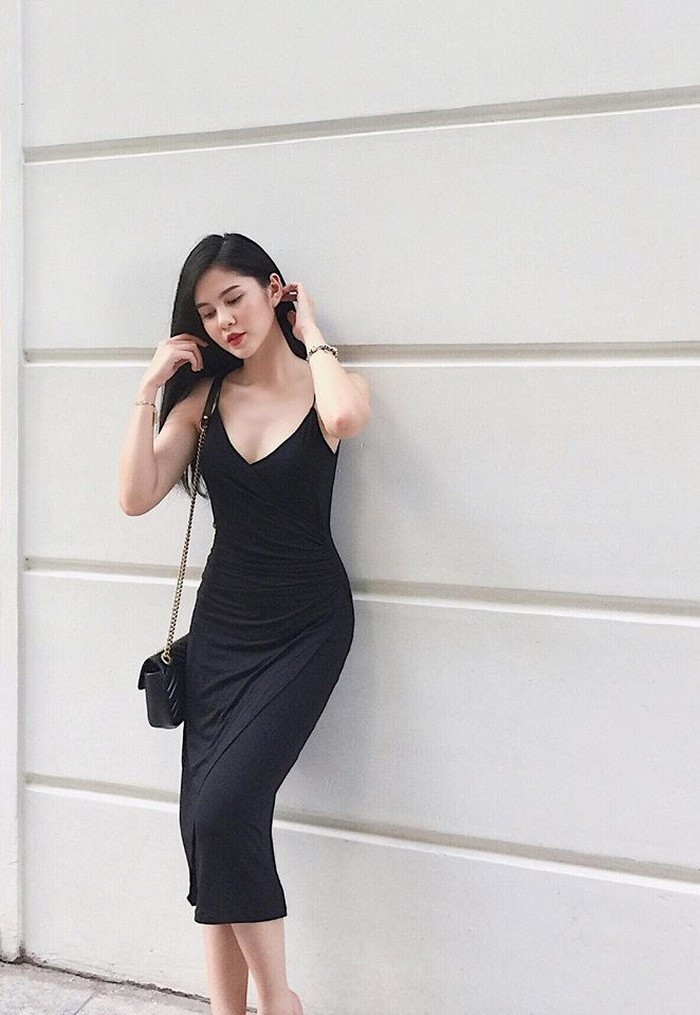 Mỹ nhân gốc Tuyên Quang cũng thường xuyên diện những trang phục bó sát để khoe tối đa lợi thế cơ thể. Ảnh: FBNV.