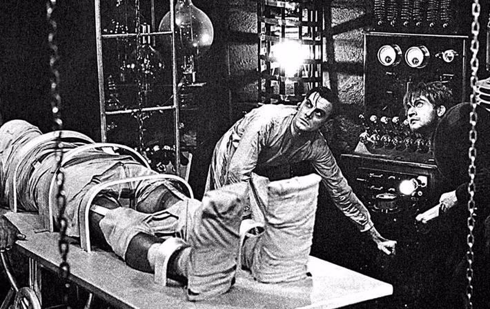 Vào thời điểm ấy, khoa học kỹ thuật chưa phát triển nên việc trao đổi nội tạng mà Mary Shelley nhắc đến được nhiều người cho rằng phi thực tế.