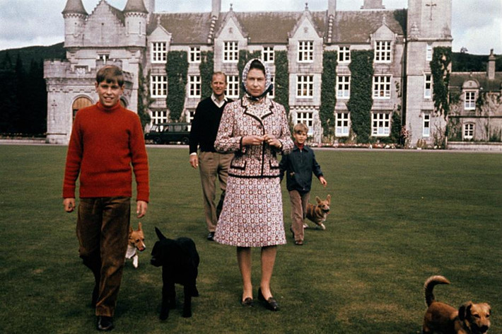 Mỗi năm, Hoàng gia Anh chi khoảng 3 triệu bảng Anh để vận hành lâu đài mà Nữ hoàng Elizabeth II yêu thích.