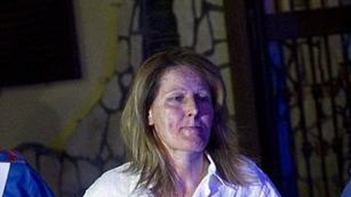 Vào tháng 6/2012, bà trùm Raffaella bị cảnh sát Mỹ trong một chiến dịch truy lùng những tên tội phạm nguy hiểm dọc theo vịnh dưới chân núi Vesuvius.