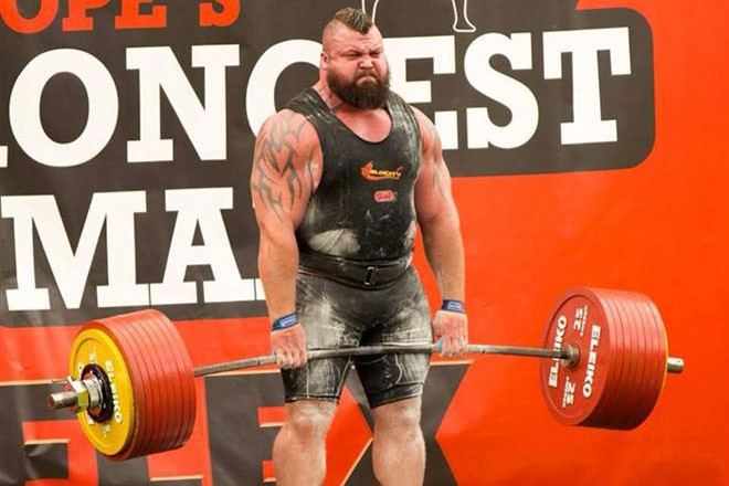 Eddie Hall có tên trong danh sách những người khỏe nhất thế giới. Vào tháng 3/2015, ông lập kỷ lục thế giới khi kéo thành công mức tạ 462 kg ở phần thi deadlift diễn ra tại Australia.