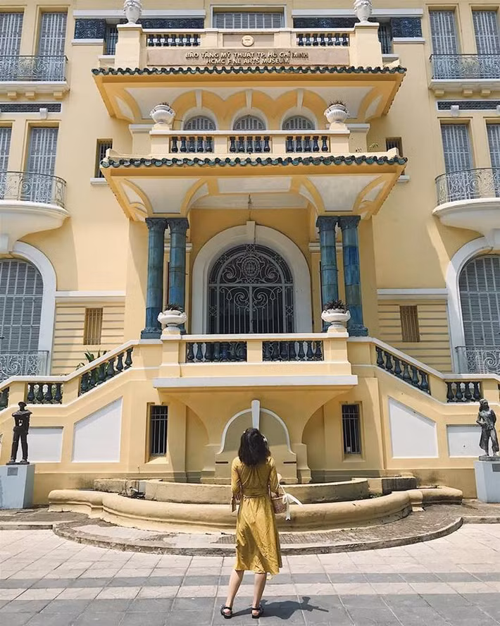 Kể từ khi đi vào hoạt động đến nay, Bảo tàng Mỹ thuật TP.HCM được xem là một trong những trung tâm nghệ thuật lớn nhất Việt Nam. Mỗi năm có hàng trăm nghìn lượt khách tới bảo tàng tham quan, chụp ảnh.