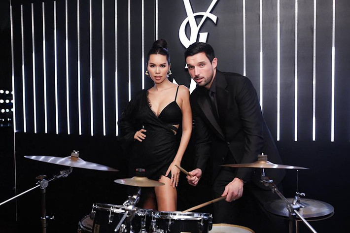 Ngoài uống sữa, cô còn ăn thêm các loại hạt và chuối khi quá đói. Nhờ thế, Hà Anh không thèm các món ăn vặt dễ gây tăng cân khác. Dần dần, khi đã điều chỉnh khẩu phần ăn (từ tháng thứ 3) ít hơn so với lúc trước, dạ dày sẽ tự động co lại và cơn đói vì thế cũng sẽ giảm hẳn.