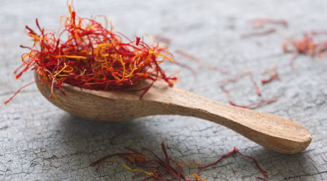 Saffron (nhụy hoa của cây nghệ tây: Loại thảo mộc này được cho là có tác dụng tăng hiệu quả lưu lượng máu trong tĩnh mạch. Chúng được dùng như một loại thảo dược giúp tăng cường sinh lý.
