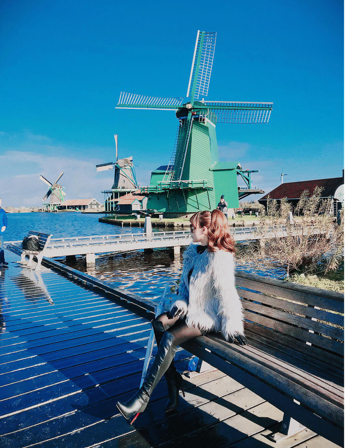 Gu thời trang sành điệu của Bella khiến nhiều cô gái phải ghen tị.