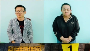 Bắt quả tang 2 đối tượng mua bán trái phép chất ma túy tại khách sạn