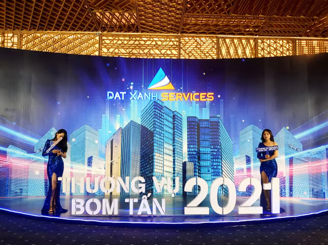Dich vu BDS Dat Xanh thoai sach von tai 2 cong ty con