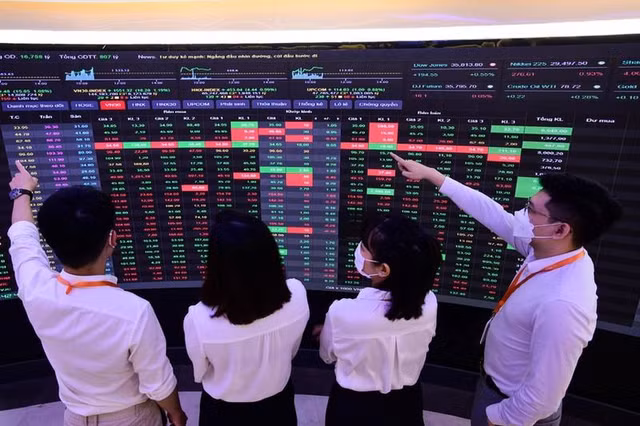 Chứng khoán ngày 26/10: Cổ phiếu nào được khuyến nghị? Chung khoan ngay 26/10: Co phieu nao duoc khuyen nghi?