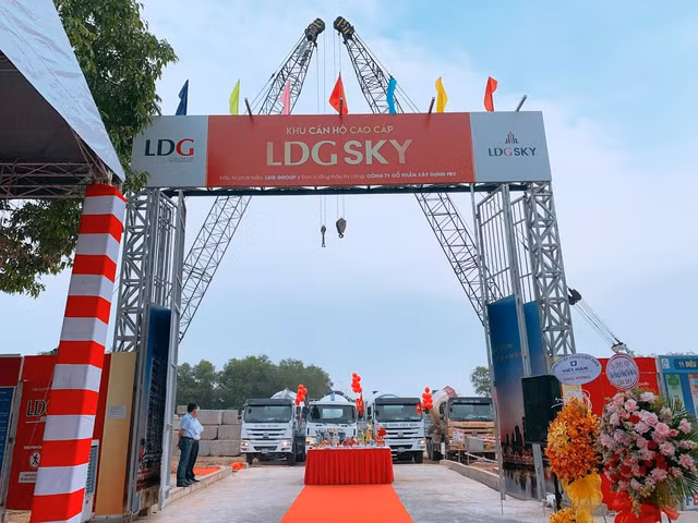 LDG muon chao ban rieng le 120 trieu co phieu voi gia 10.000 dong