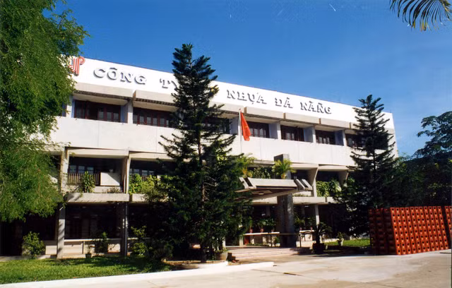 Nhua Da Nang (DPC) bi xu phat va truy thu thue hon 1,4 ty dong