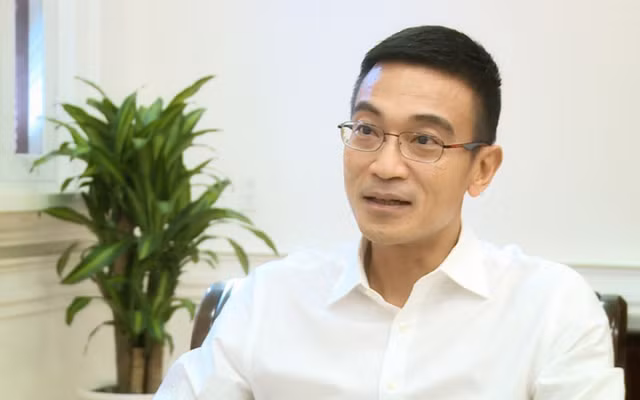 Nhin lai su nghiep cua Tong giam doc HoSE Le Hai Tra truoc khi bi khai tru khoi Dang