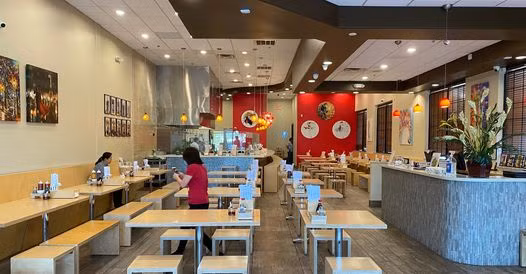 Khoa Pug so huu nha hang lau dac biet nhu nao?-Hinh-5