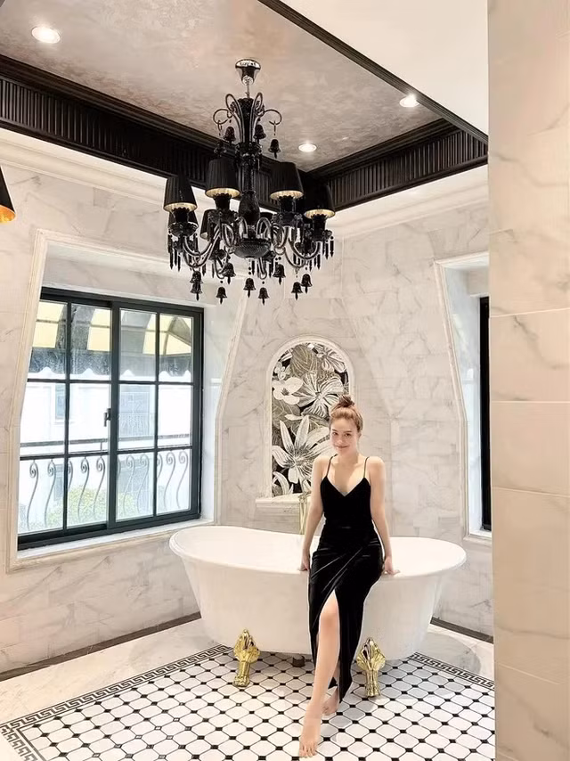 Choáng ngợp biệt thự 450m2 của nữ đại gia quận 7 - Hình 8 Choang ngop biet thu 450m2 cua nu dai gia quan 7-Hinh-8