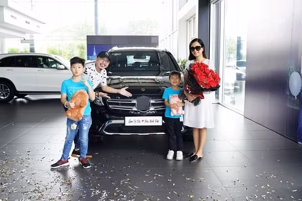 Cây hài Lâm Vỹ Dạ ở tuổi 33 giàu cỡ nào? - Hình 7 Cay hai Lam Vy Da o tuoi 33 giau co nao?-Hinh-7