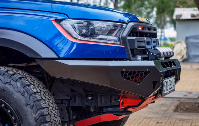 Dân chơi Sài Gòn chi trăm triệu độ "sắc đẹp" Ford Raptor - Hình 5 Dan choi Sai Gon chi tram trieu do