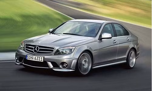 Hãng xe sang Mercedes-Benz bị kiện vì mùi "tất thối" Hang xe sang Mercedes-Benz bi kien vi mui