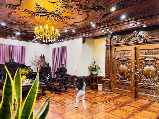 Ấn tượng biệt thự dát toàn gỗ quý của đại gia Kinh Bắc - Hình 7 An tuong biet thu dat toan go quy cua dai gia Kinh Bac-Hinh-7