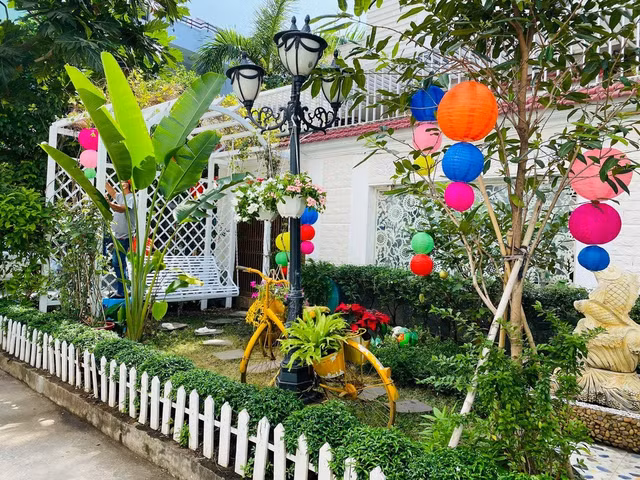 Ngắm biệt thự ngập tràn sắc Tết của ca sĩ Vy Oanh - Hình 2 Ngam biet thu ngap tran sac Tet cua ca si Vy Oanh-Hinh-2