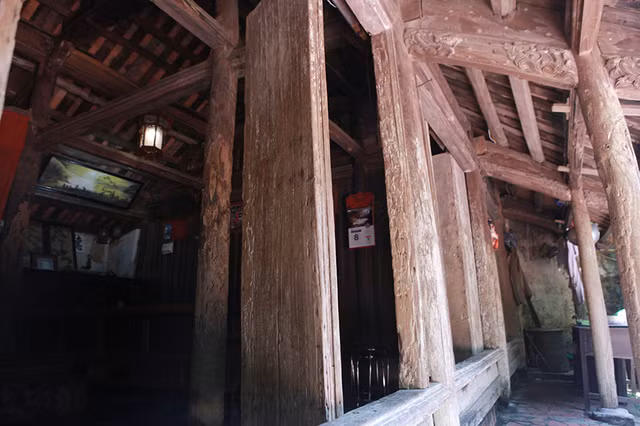 Chi tiết ngôi nhà cổ 400 tuổi được đại gia trả giá tiền tỷ ở Đường Lâm - Hình 5 Chi tiet ngoi nha co 400 tuoi duoc dai gia tra gia tien ty o Duong Lam-Hinh-5