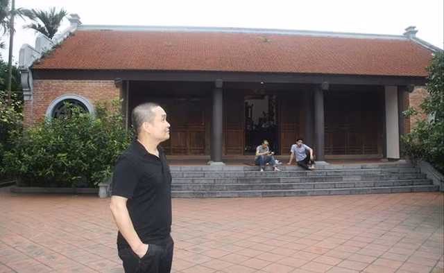 Đại gia làng hài Xuân Hinh sở hữu nhà gỗ bạc tỷ - Hình 2 Dai gia lang hai Xuan Hinh so huu nha go bac ty-Hinh-2