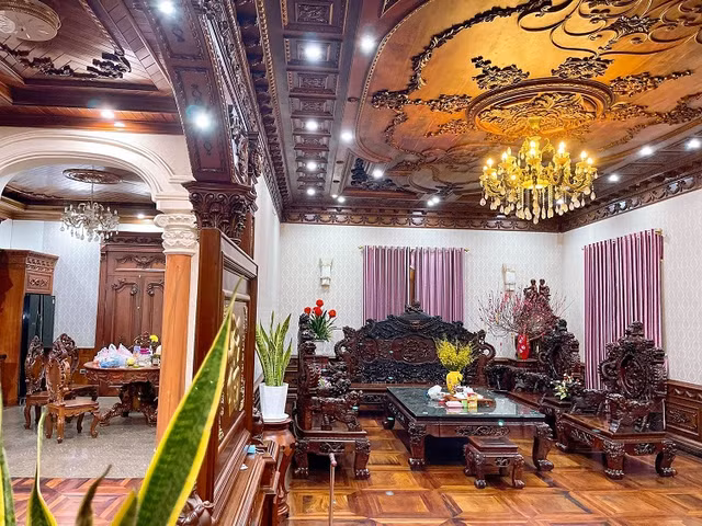 Cận cảnh căn biệt thự toàn gỗ quý của đại gia Bắc Ninh - Hình 4 Can canh can biet thu toan go quy cua dai gia Bac Ninh-Hinh-4