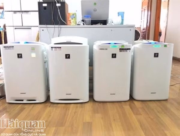 Người dân Hà Nội đua nhau đi mua máy lọc không khí, chọn loại nào tốt nhất? Nguoi dan Ha Noi dua nhau di mua may loc khong khi, chon loai nao tot nhat?