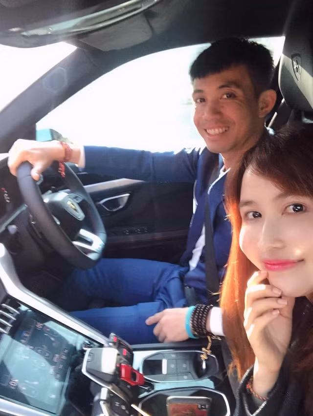 3 bong hong khien dai gia Minh Nhua si me la ai?-Hinh-6