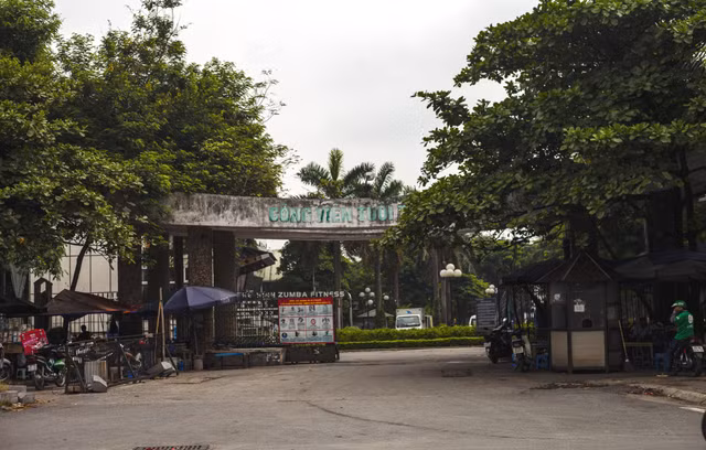 Công viên nước nghìn tỷ ở Hà Nội bị bỏ hoang 13 năm giờ ra sao? Cong vien nuoc nghin ty o Ha Noi bi bo hoang 13 nam gio ra sao?