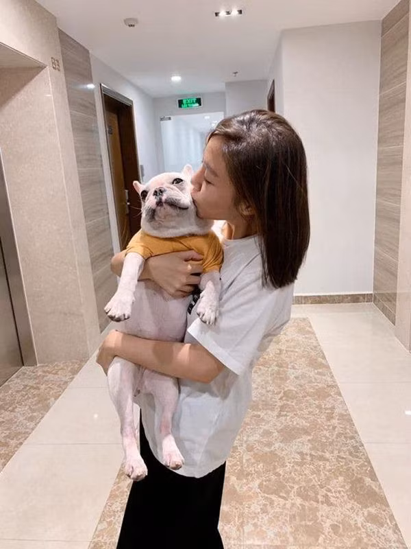 Văn Mai Hương và không gian sống ngập đồ hiệu xa xỉ Van Mai Huong va khong gian song ngap do hieu xa xi