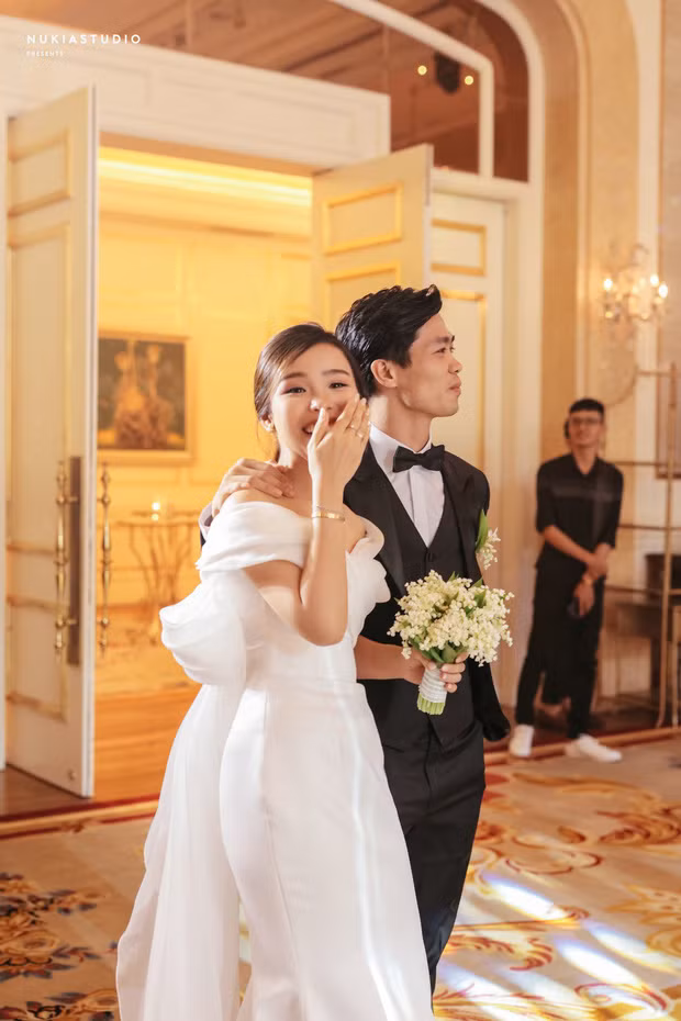 Đời tư kín tiếng của ái nữ nhà sếp lớn ngân hàng Việt - Hình 2 Doi tu kin tieng cua ai nu nha sep lon ngan hang Viet-Hinh-2