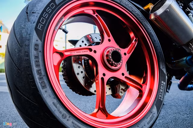 Nữ dân chơi Sài Gòn chi 150 triệu "lột xác" Ducati SuperSport S - Hình 5 Nu dan choi Sai Gon chi 150 trieu