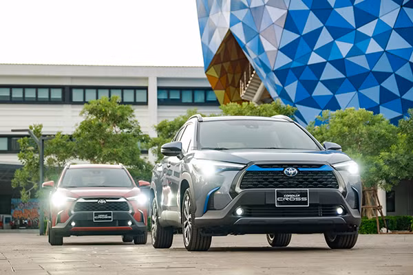Toyota noi gi ve viec khach phai 'mua bia kem lac'?