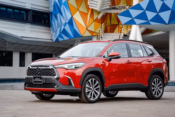 Toyota noi gi ve viec khach phai 'mua bia kem lac'?-Hinh-2