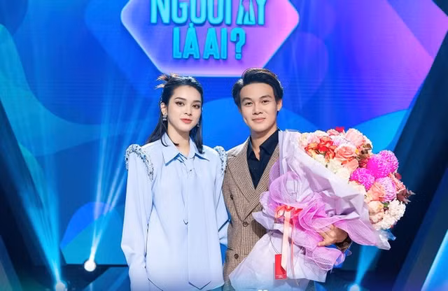 Ben trong ngoi nha 4 tang co thang may cua dien vien Quynh Luong